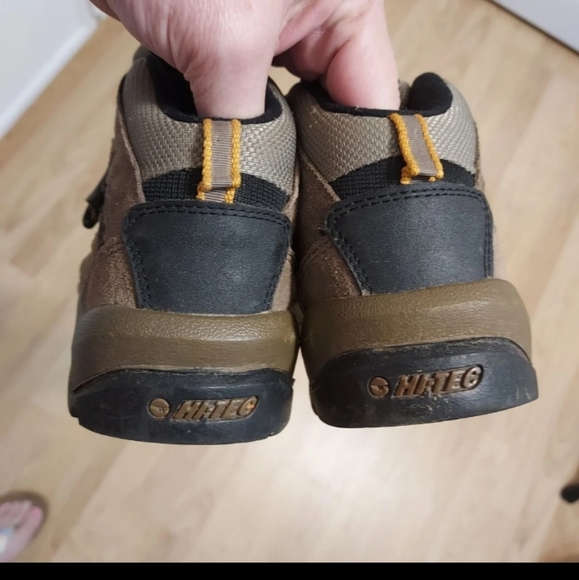 Hi-Tec waterproof boots - child's size 4 - Picture 7 of 11